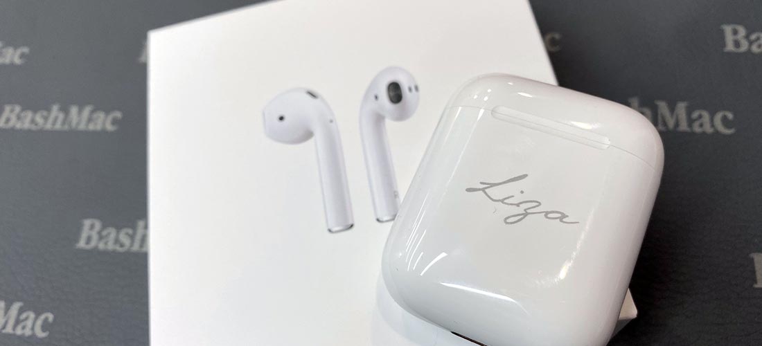 Гравировка на наушниках Apple AirPods